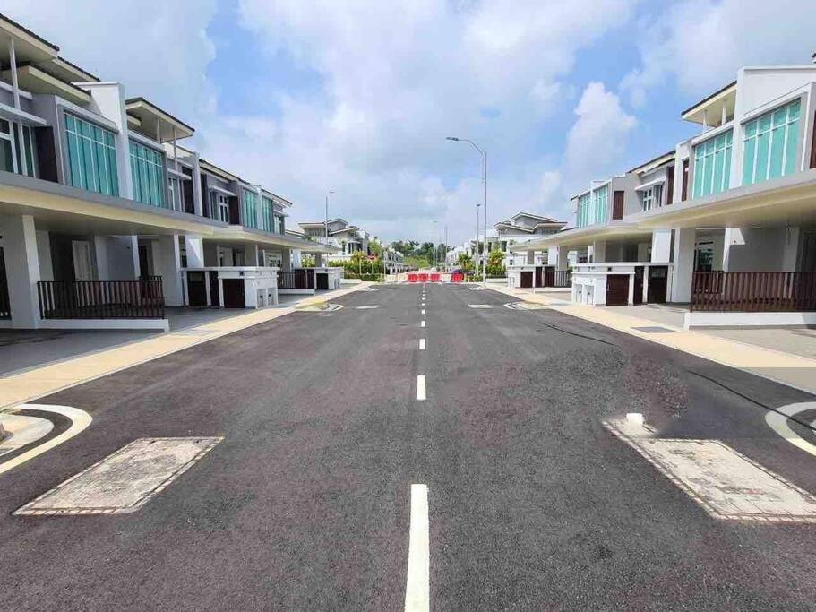 Luxury 2-Storey Terrace House Near Ioi City Mall Putrajaya Buitenkant foto