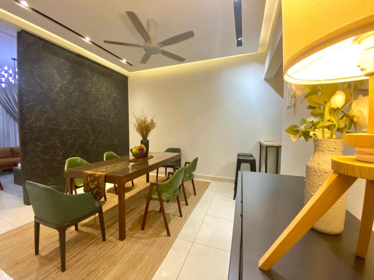Luxury 2-Storey Terrace House Near Ioi City Mall Putrajaya Buitenkant foto